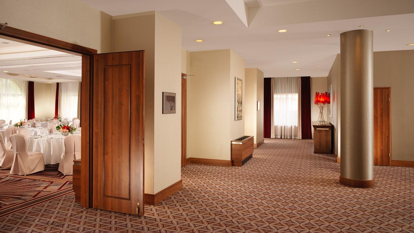 쉐라톤 그랜드 크라코프 호텔 크라쿠프 외부 사진 A suite at the InterContinental