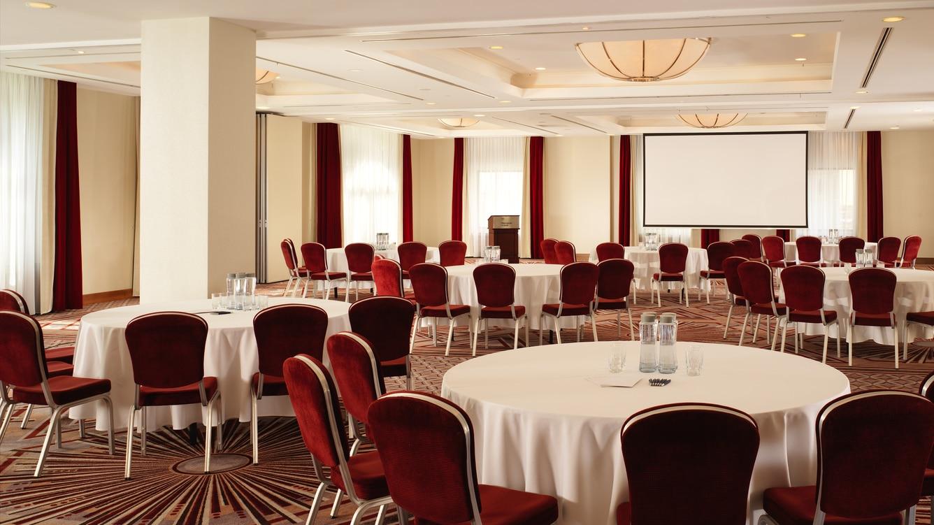 쉐라톤 그랜드 크라코프 호텔 크라쿠프 외부 사진 The ballroom at the hotel