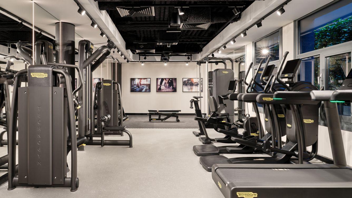 쉐라톤 그랜드 크라코프 호텔 크라쿠프 외부 사진 The gym at The Standard East Village